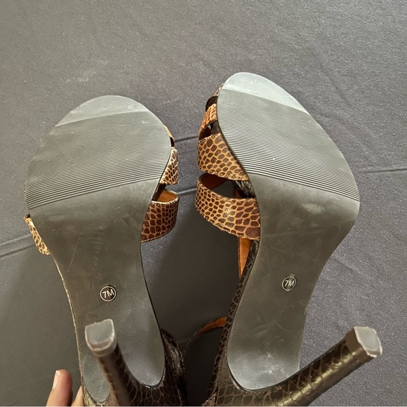 Nine West Brown Snake Animal Print Vintage-Inspired Peep-Toe Heels Sz 7 - Picture 4 of 7